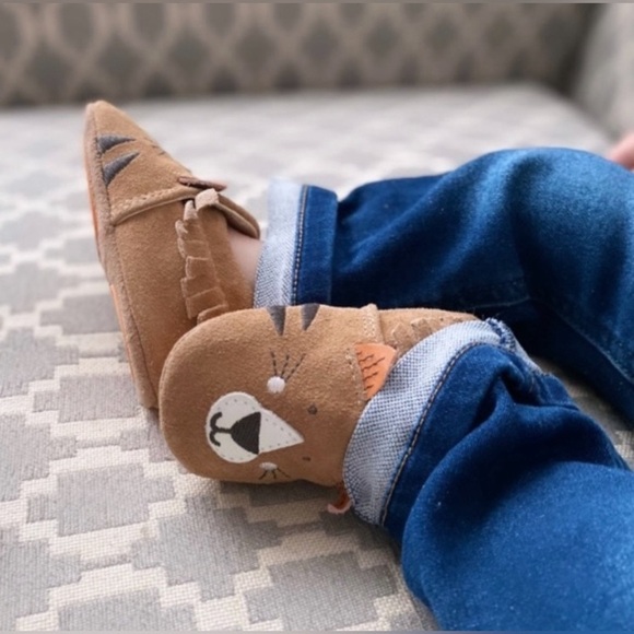 Robeez First Kicks Baby Shoes Critter Fringe Suede Leather Tigers 0-3 Months - Picture 1 of 10